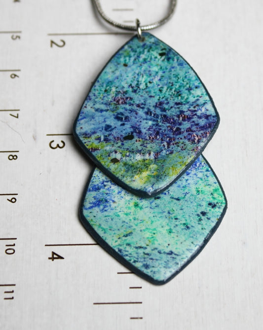 Swinging Diamonds - Moving Pendant Necklace